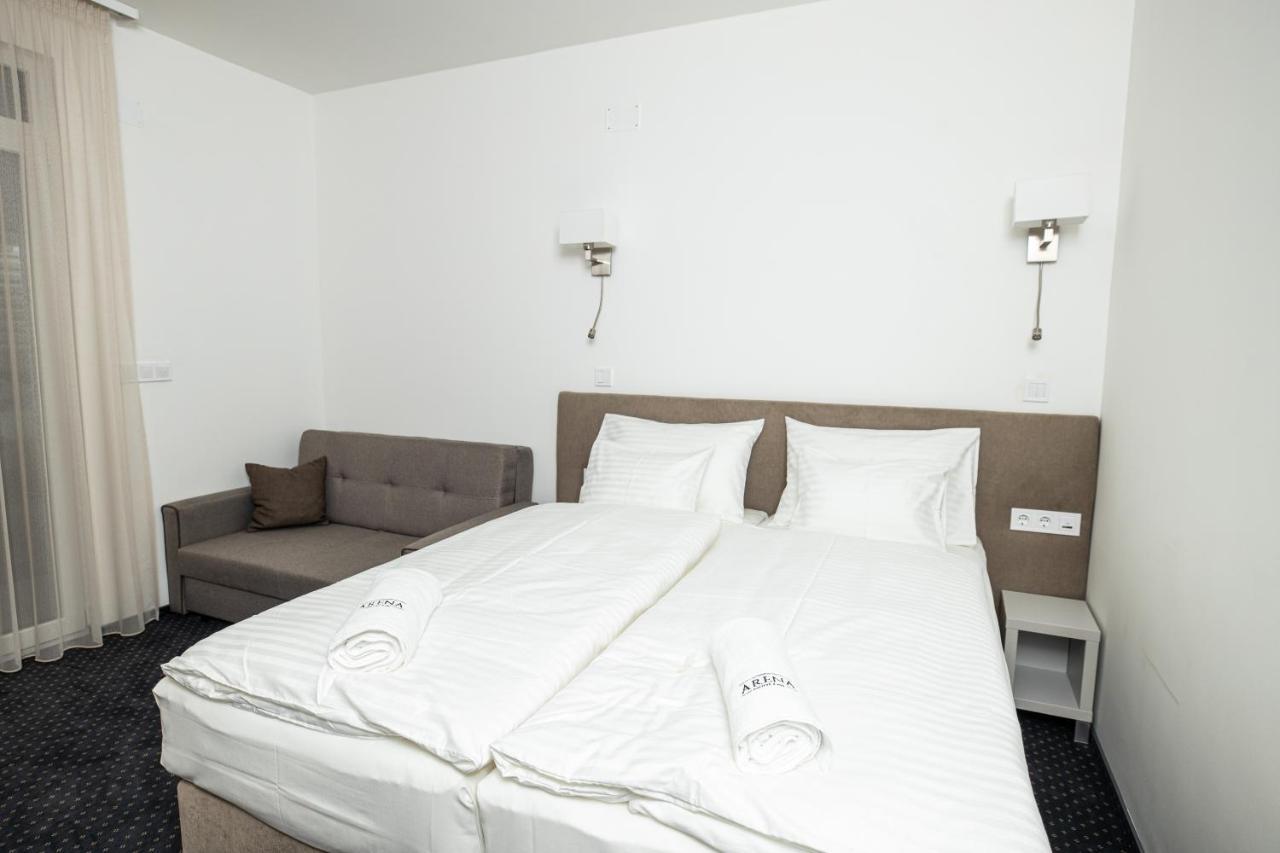 Arena Deluxe & Spa Szeged Buitenkant foto