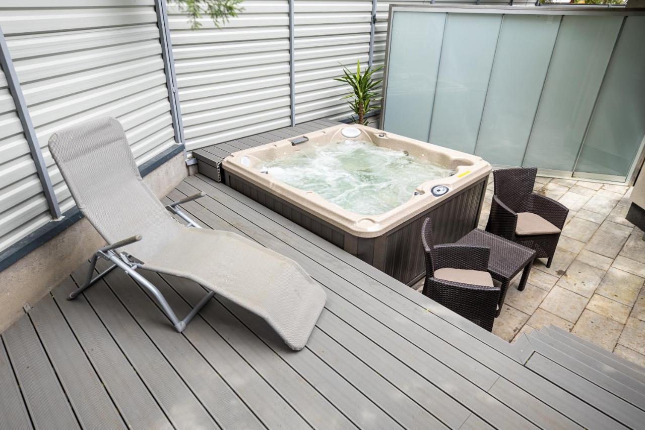 Arena Deluxe & Spa Szeged Buitenkant foto