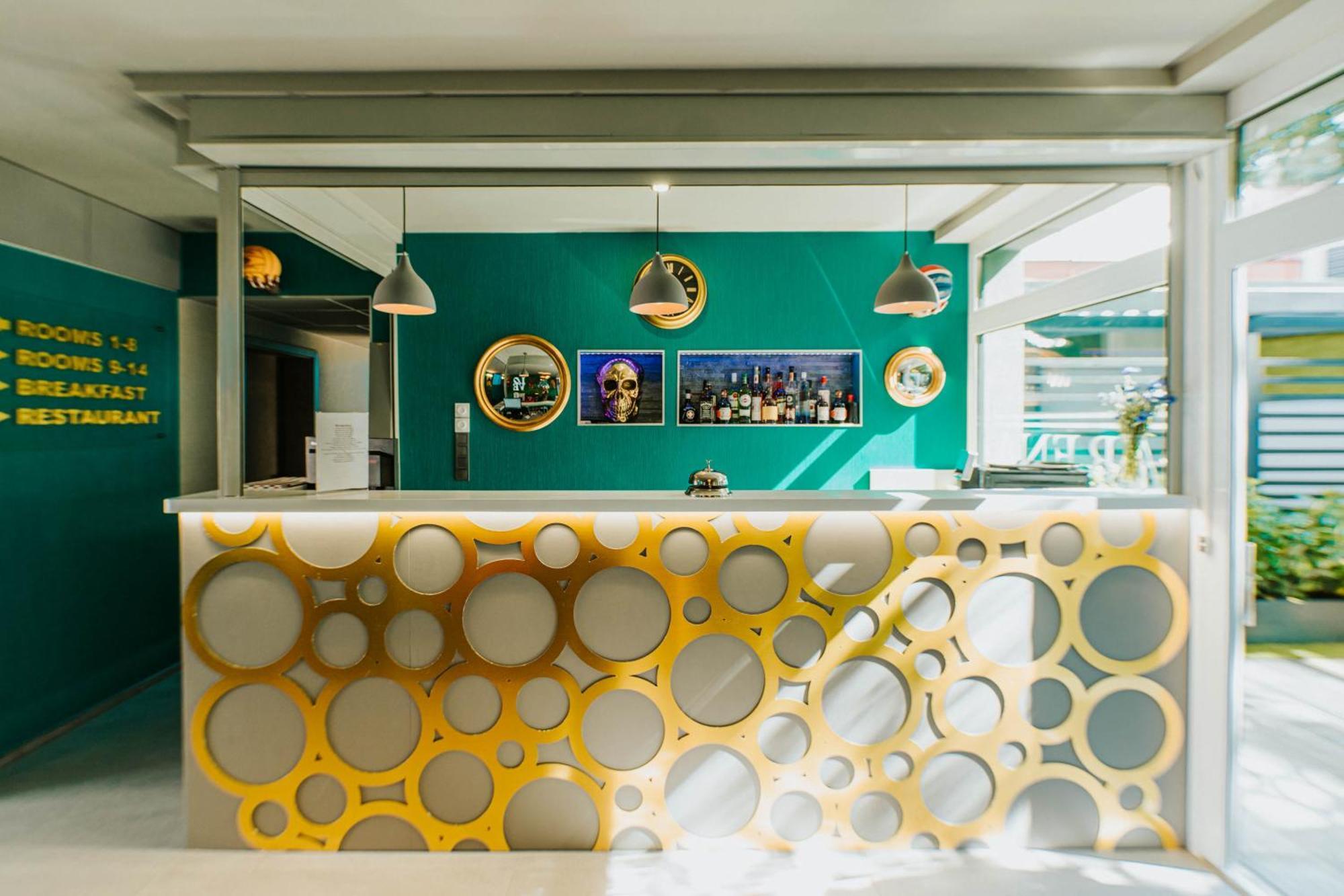 Arena Deluxe & Spa Szeged Buitenkant foto